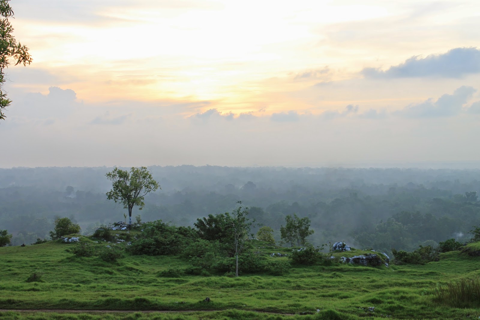 Panorama alam di sekitar bukit jaddih begitu memukau