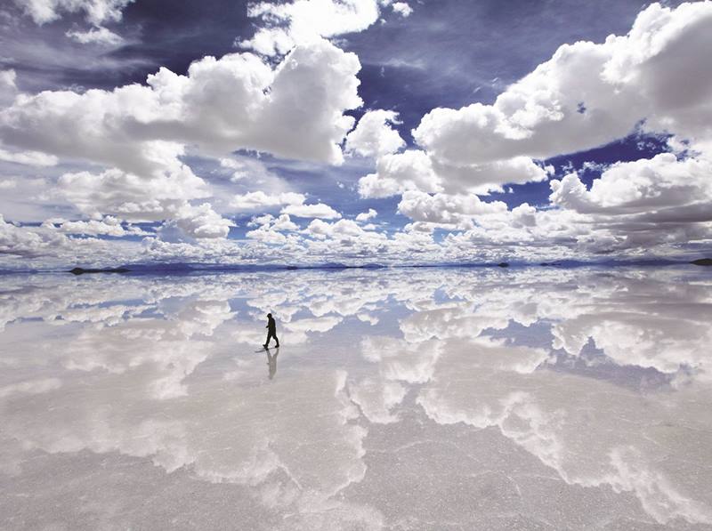 Seperti bukan di dunia, tetapi inilah Salar De Uyuni padang garam terbesar di Dunia