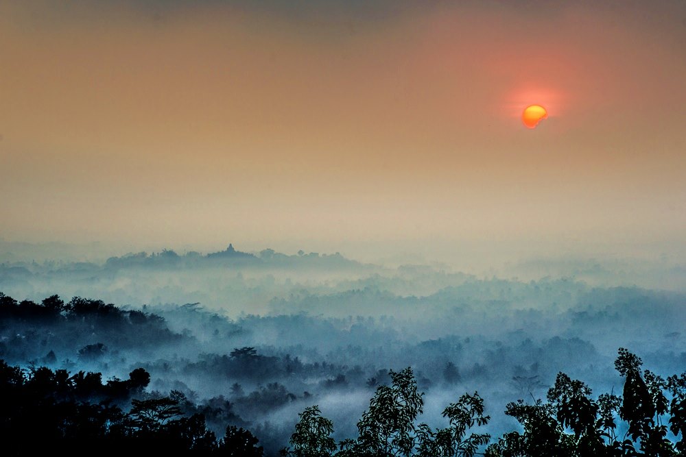 Eloknya Sunrise Di Puthuk Setumbu, Magelang Punya.