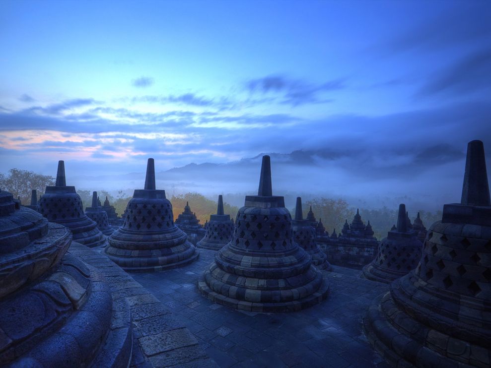 Menyapa Matahari Pagi Sunyi, Berburu Sunrise Di Borobudur.