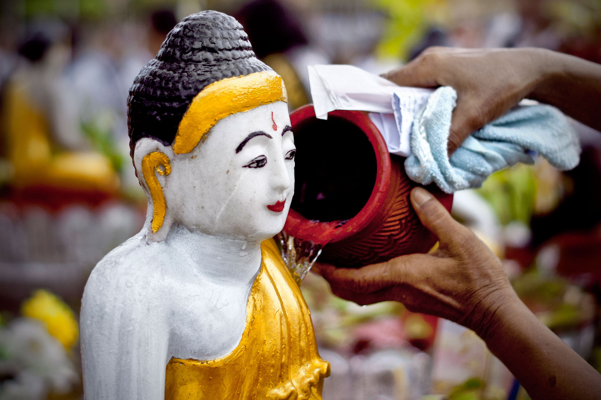 Uniknya Festival Kason Di Myanmar.