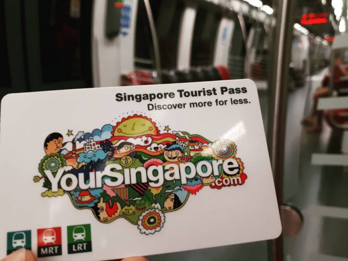 Kalau ikut Open Trip Singapura ini, kamu bisa mencoba naik MRT keliling Singapura!