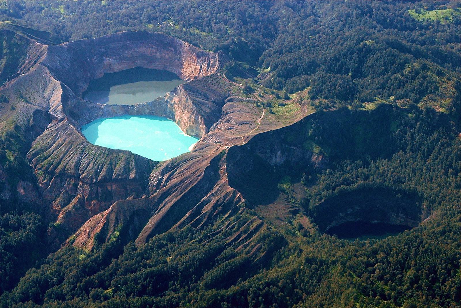 Percaya Atau Enggak, Tempat Liburan Ini Akan Makin Membuat Kalian Jatuh Cinta Denga Indonesia