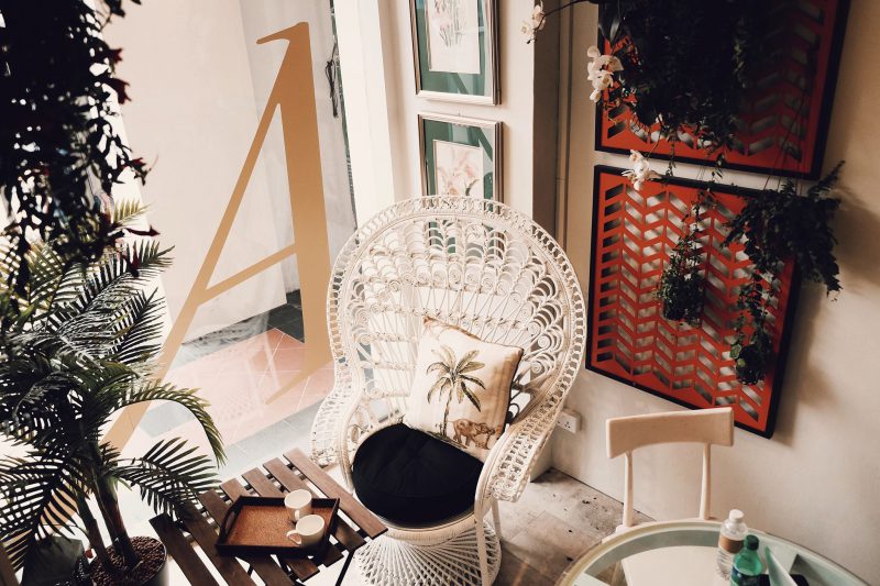 Ada banyak sudut-sudut Adler Hostel yang instagram-able