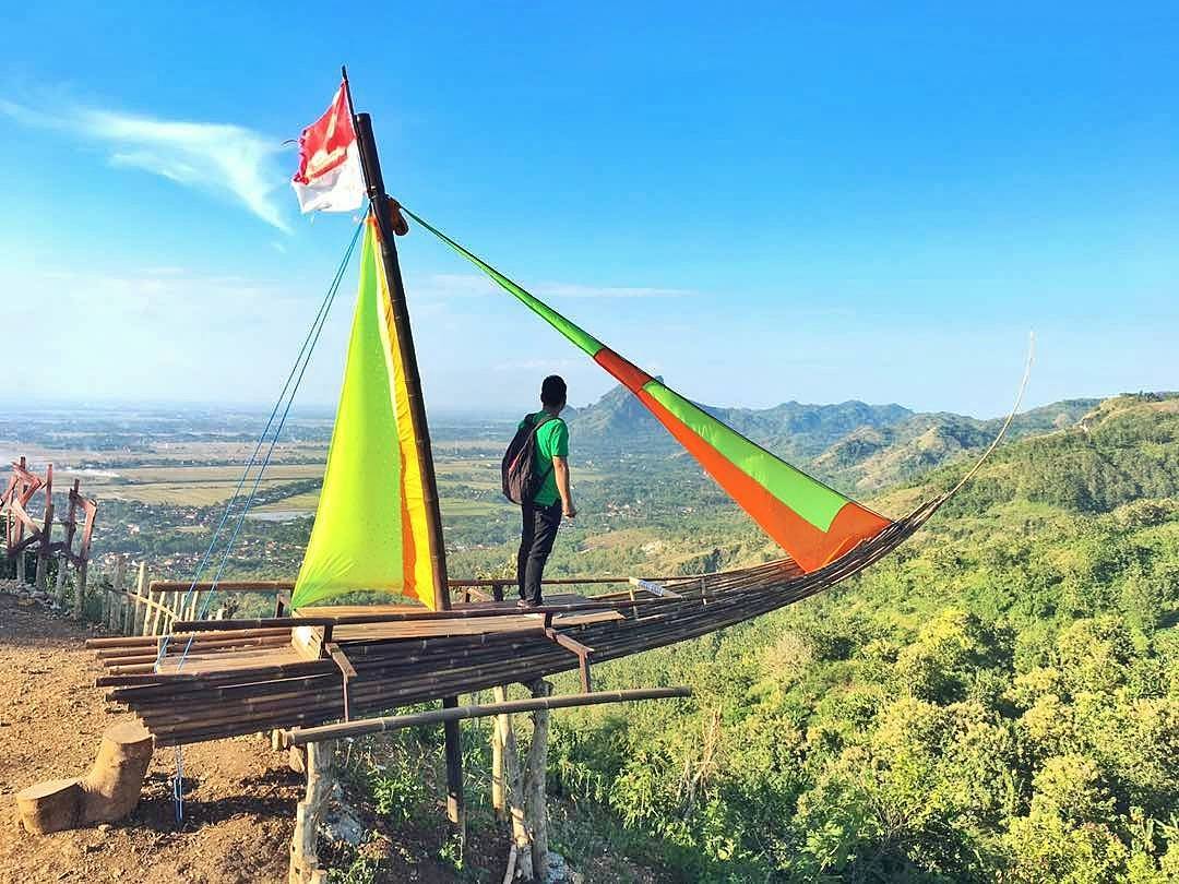Kalian bisa menggunakan mobil atau sepeda motor untuk berkunjung kesini by @arbriansyaah