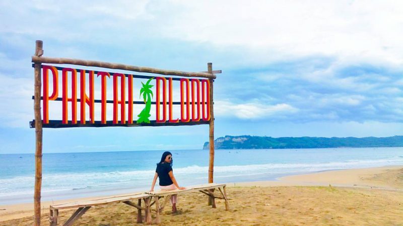Pantai Dlodo, ini bisa dibilang sebagai salah satu pantai yang fotogenik di Tulungagung by @melaniabs