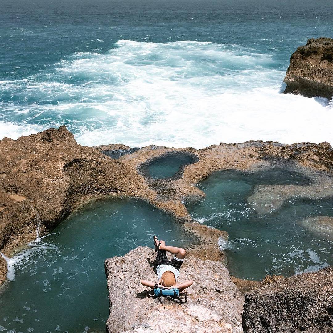 Pantai Kedung Tumpang, salah satu pantai di Tulungagung yang hits karena Instagram. Lokasinya di Pucanglaban, Tulungagung by @heriand