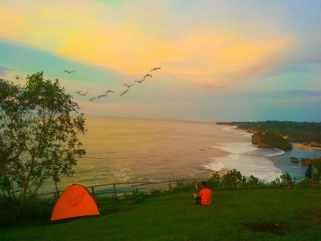 Kamu bisa camping di Bukit Kosakora atau Puncak Kosakora ini ya @dimasrevano.ap