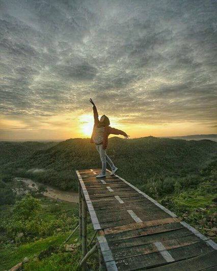 Segarkan harimu dengan menikmati suasana pagi Jogja via IG @vembri_prima