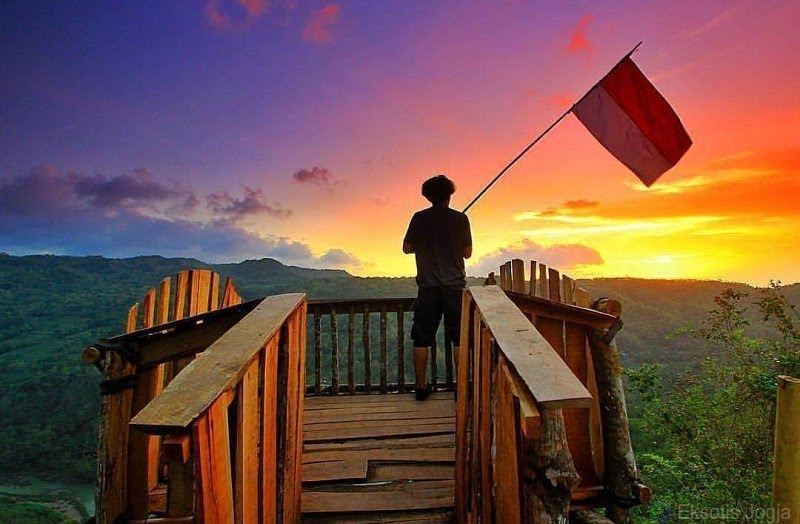 Sunset di Bukit Mojo Gumelem ini begitu instagramable dan instagramgenik! via @explore.pulaujawa
