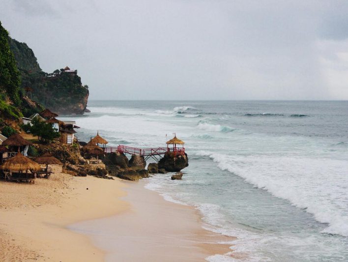 Ayo, segera rencanakan liburanmu ke Pantai Watulawang! via IG @enurrofiqoh