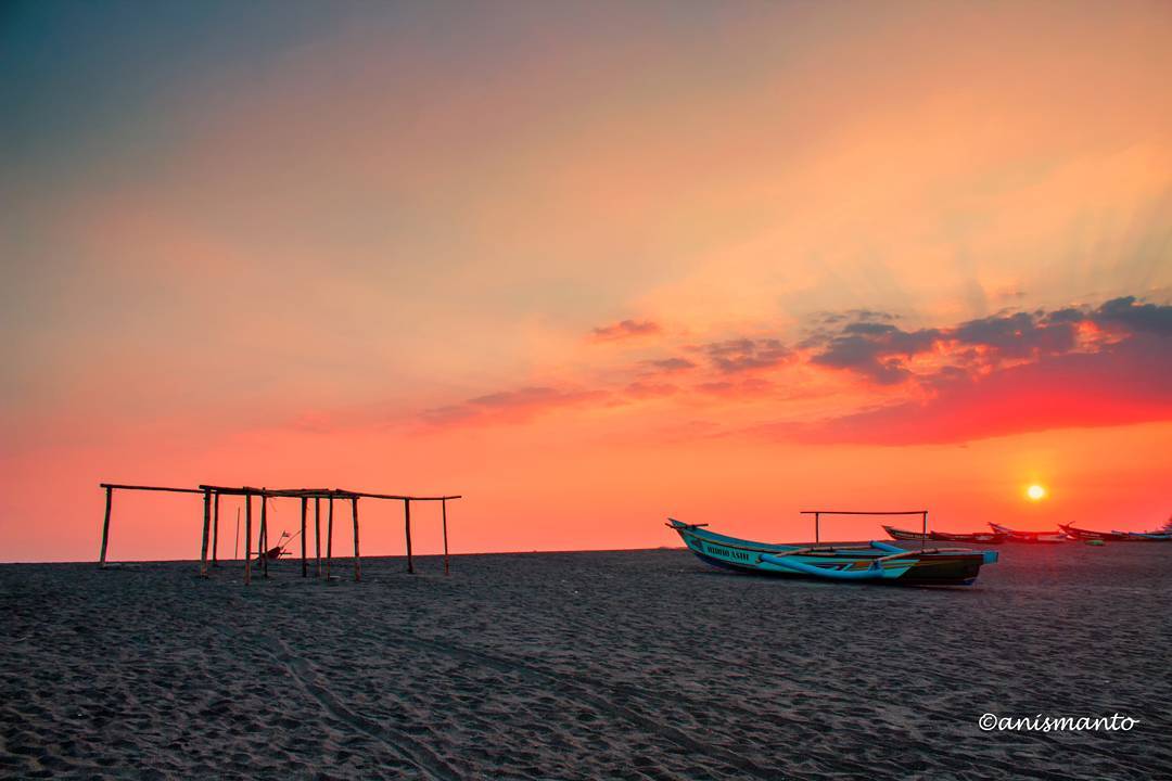 Liburan Sambil Belajar Di Pantai Samas Bantul! Sudah ada yang pernah liburan ke Pantai di Yogyakarta ini! via IG @anismanto