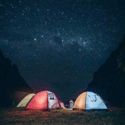 Mau camping sambil menikmati suasana syahdu malam hari, camping di Pantai Wohkudu aja! via IG @bianantafikri