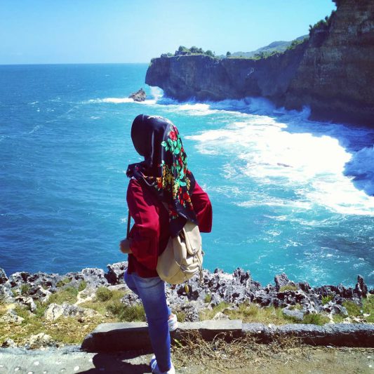 Yakin kamu nggak mau liburan ke salah satu pantai Instagramable di Jogja ini! via @dewul_waeh
