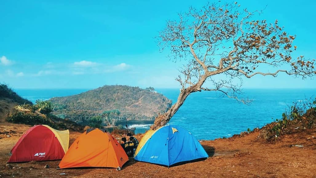 Pantai Kesirat, Daya Tarik Bagi Pecinta Alam Terbuka Gunungkidul! via @febrinaharani