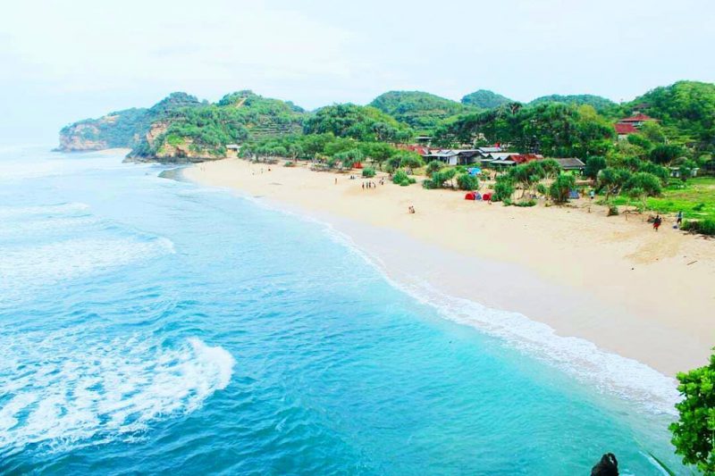 Pantai Watu Kodok Gunungkidul, Tempat Rekreasi dan Camping! via @pantai.jogja
