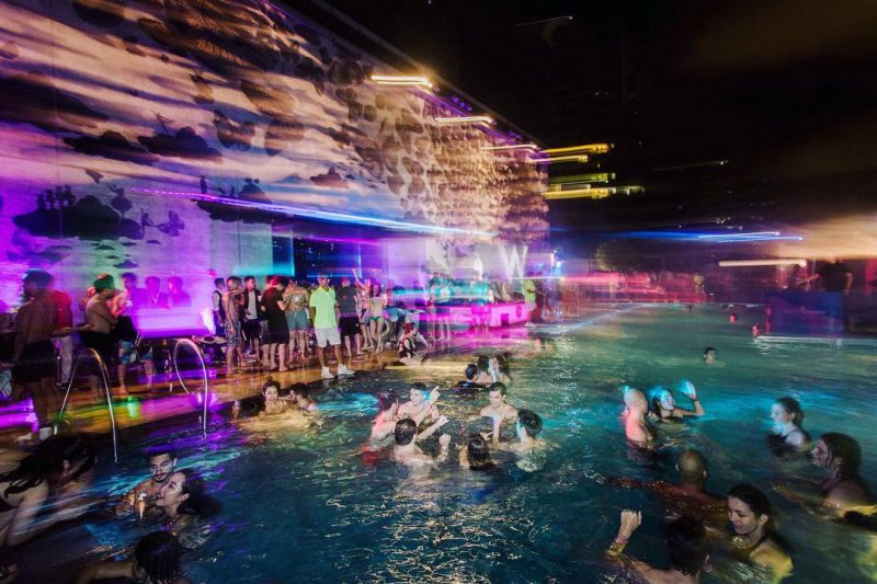 Menginap, berpesta dan menikmati liburan ke Hong Kong sesuai selera? Ada banyak sekali hotel dan penginapan di Hong Kong yang bisa kamu coba! via instagram @whongkong