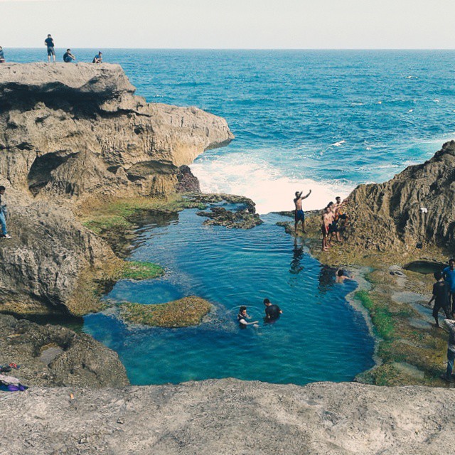 Kalau Nusa Penida Di Bali Punya Kolam Renang Alami Angel’s Billabong, Tulungagung Juga Punya Pantai Kedung Tumpang Dengan Kolam Alaminya Yang Enggak Kalah Cakep!