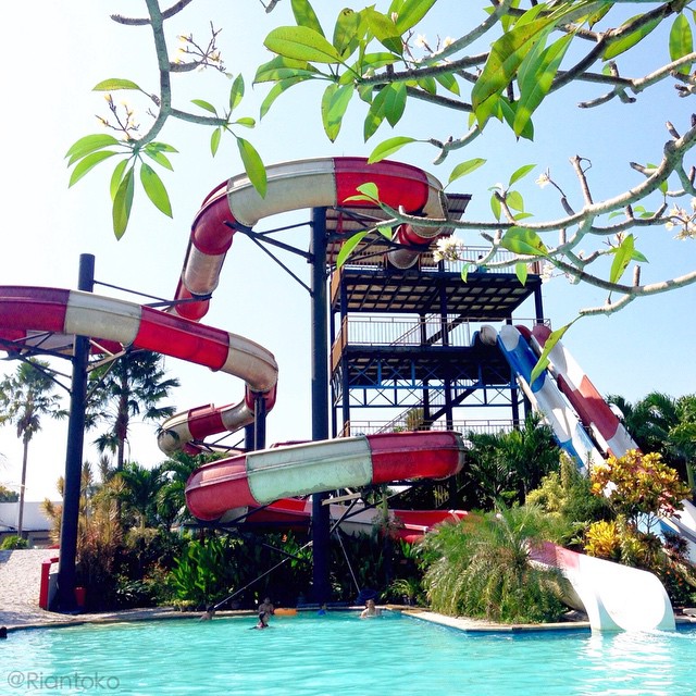 Rasakan Asiknya Liburan Bareng Keluarga Di Balong Waterpark