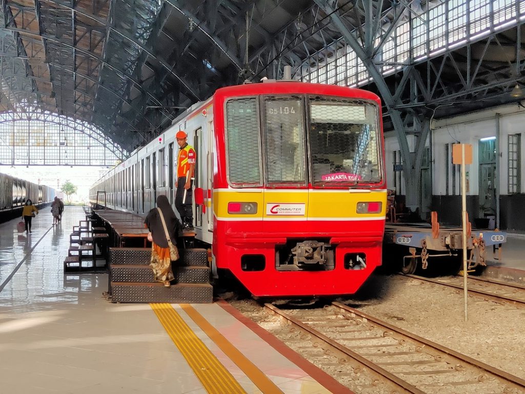 Rute Jadwal kereta - Jadwal KRL Jakarta Commuterline Hari Ini