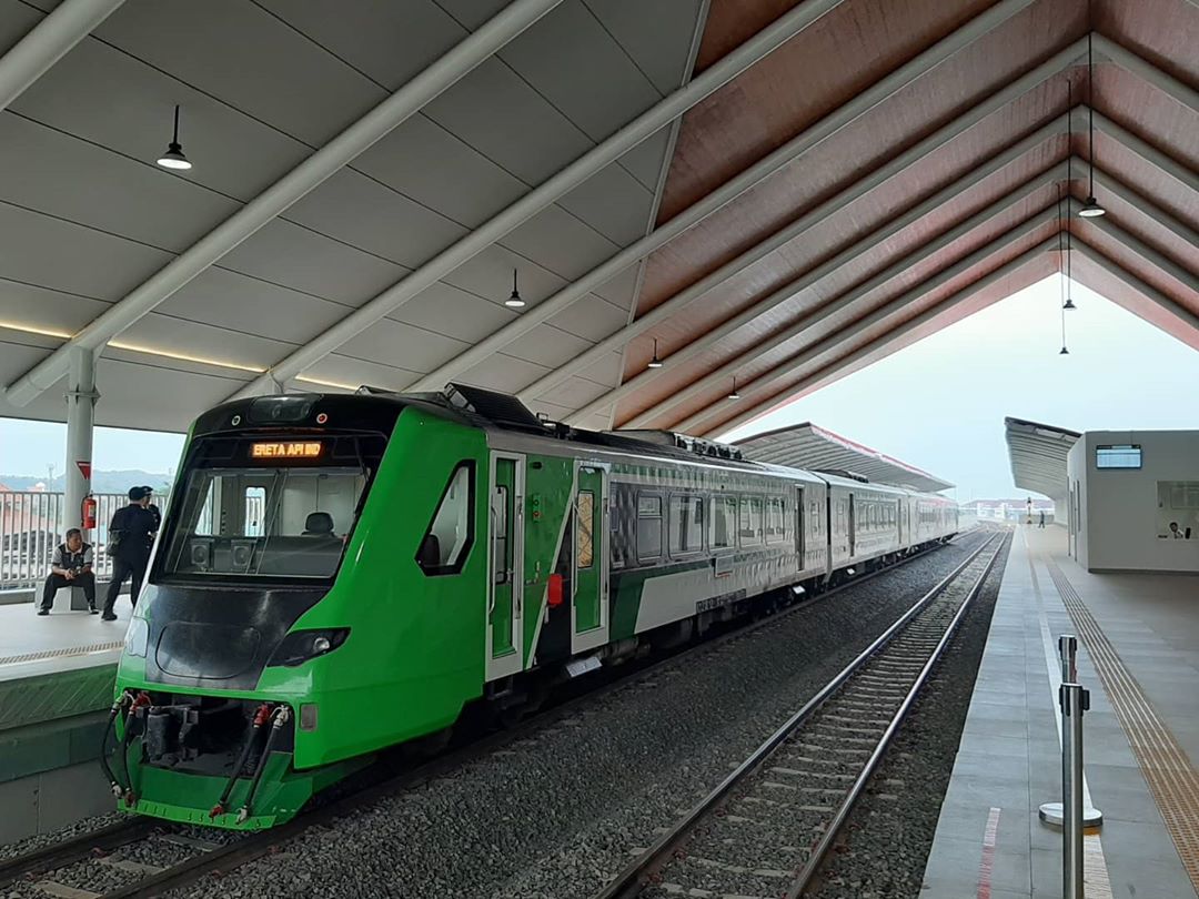 Jadwal KA Bandara Adi Soemarmo Lengkap 2026 Untuk Rute Stasiun Klaten (KLT) → Stasiun Purwosari → Stasiun Solo Balapan (SLO) → Stasiun Kadipiro (KDO) → Stasiun Bandara Adisumarmo (SMO) Jadwal KA Bandara Adi Soemarmo Lengkap 2026 Untuk Rute Stasiun Klaten (KLT) → Stasiun Purwosari → Stasiun Solo Balapan (SLO) → Stasiun Kadipiro (KDO) → Stasiun Bandara Adisumarmo (SMO)