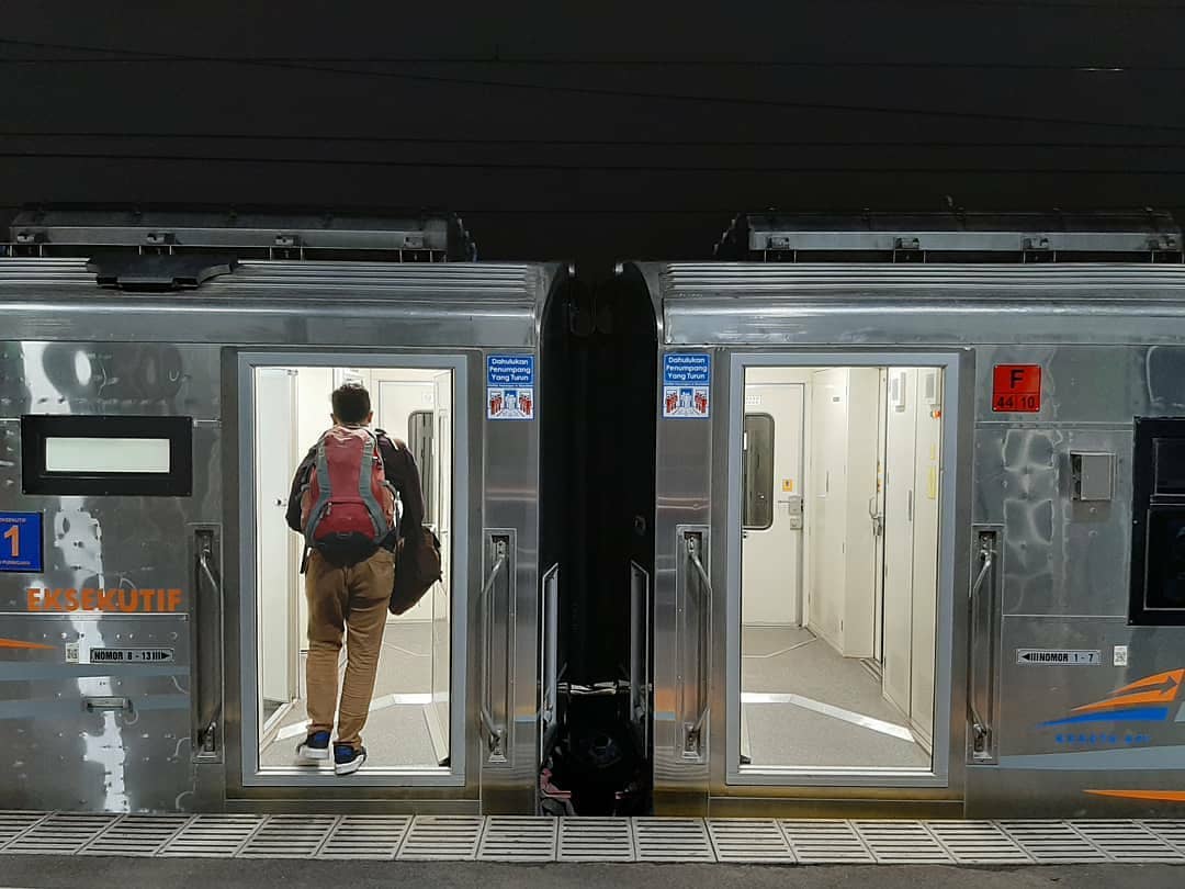 Jadwal Kereta Stasiun Gambir Jakarta Juga Informasi Penting Lainnya! Jadwal Kereta Stasiun Gambir Jakarta Juga Informasi Penting Lainnya!