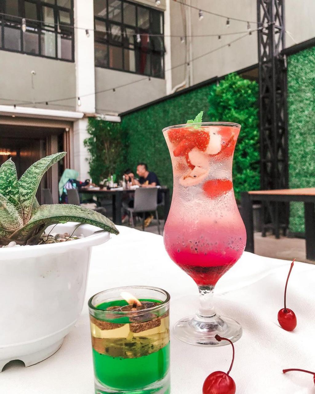 Bingung Nongkrong Di Malang? Ini Dia 17 Cafe Restoran Unik Terbaik Di Malang Wajib Kalian Kunjungi! Bingung Nongkrong Di Malang? Ini Dia 17 Cafe Restoran Unik Terbaik Di Malang Wajib Kalian Kunjungi!
