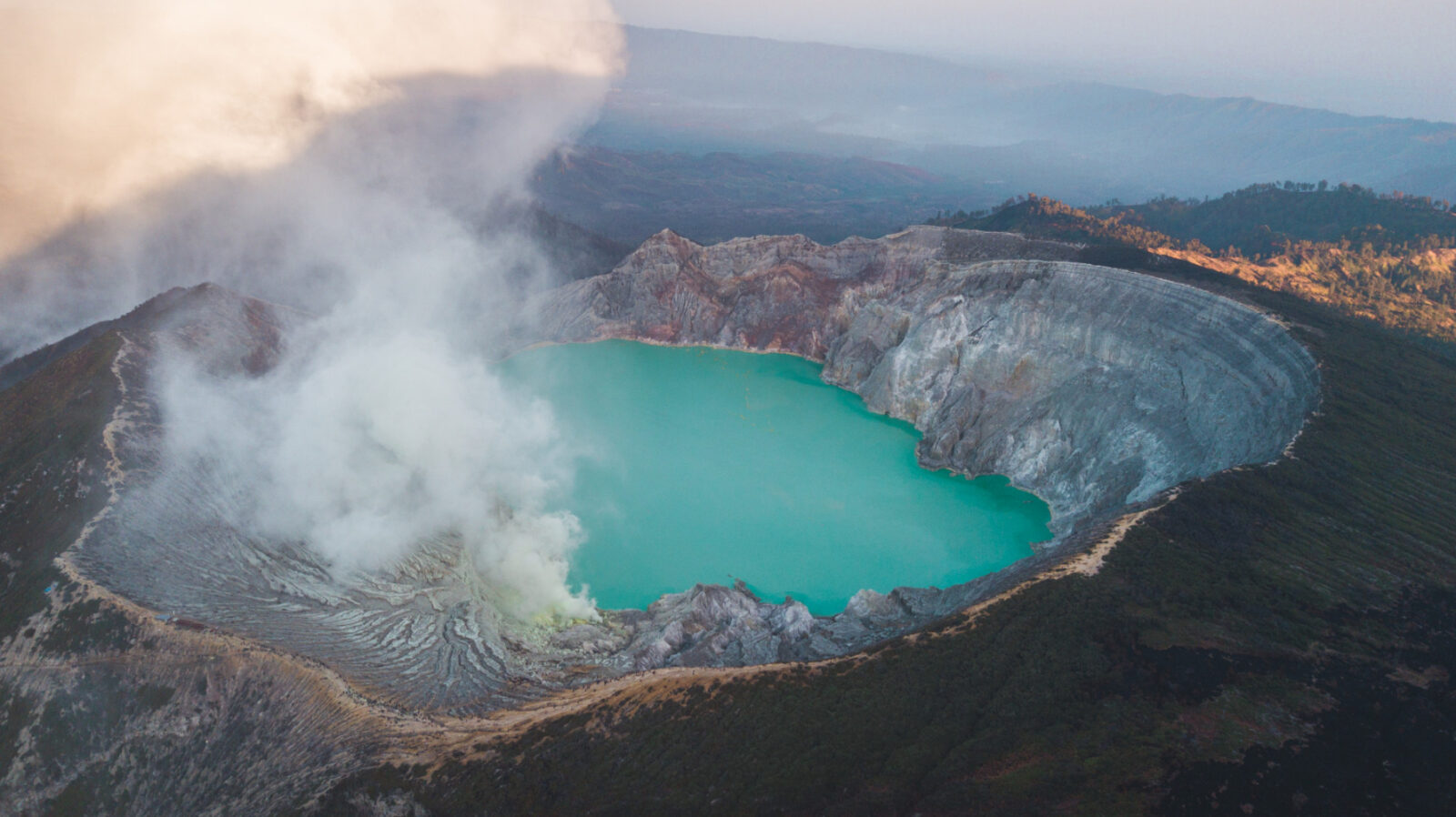 Berikut Adalah Informasi Rute, Tiket, Tips Pendakian Wisata Kawah Ijen
