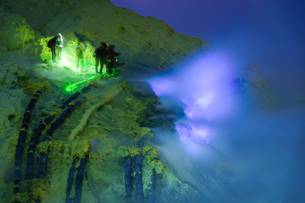 Fenomena Blue Fire Di Kawah Ijen