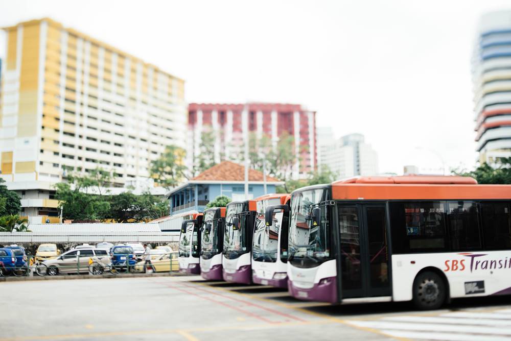 Bus Umum: Alternatif Transportasi Lain