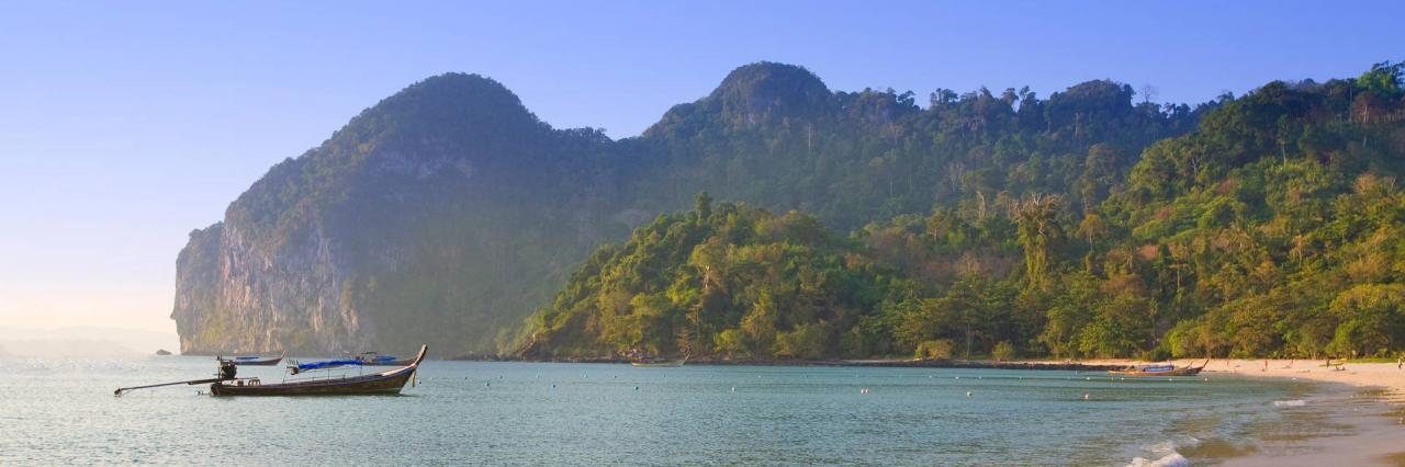 Explore Trang
