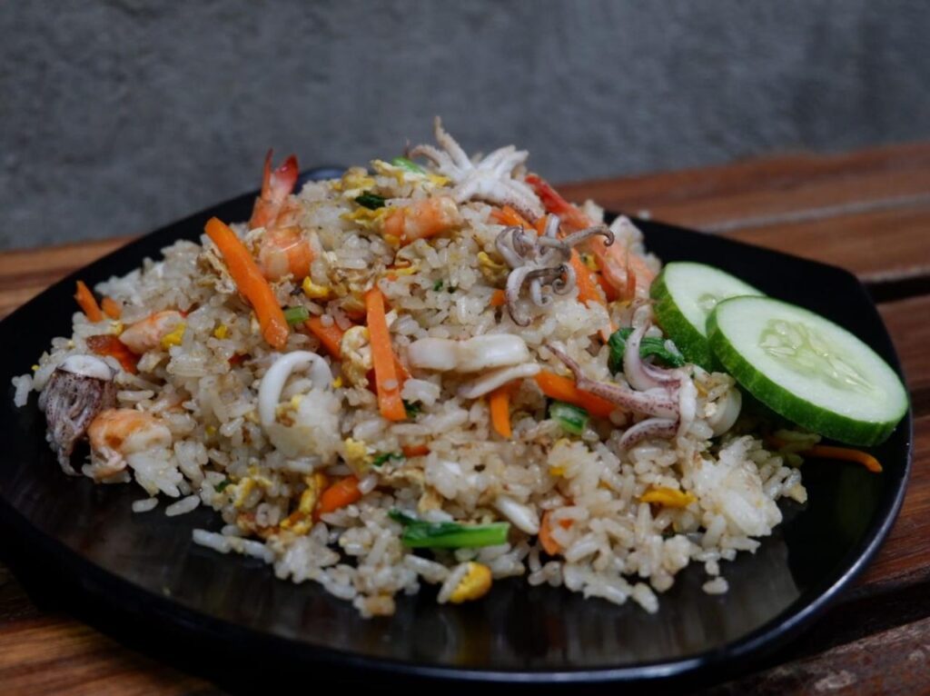 11+ Rekomendasi Makanan Enak yang Cocok Dipesan Malam Hari 11+ Rekomendasi Makanan Enak yang Cocok Dipesan Malam Hari